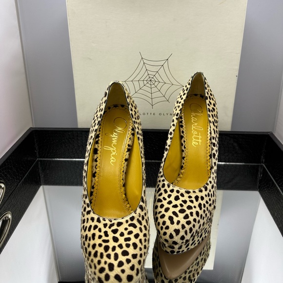 🎉🥂 HP 🥂🎉 CHARLOTTE OLYMPIA ALIX CHEETAH PUMPS - Picture 3 of 10